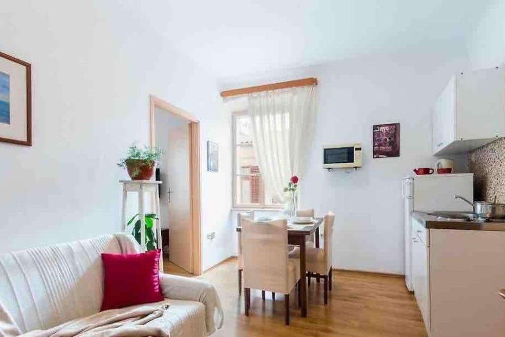 Apartamento Vintage Pula Exterior foto